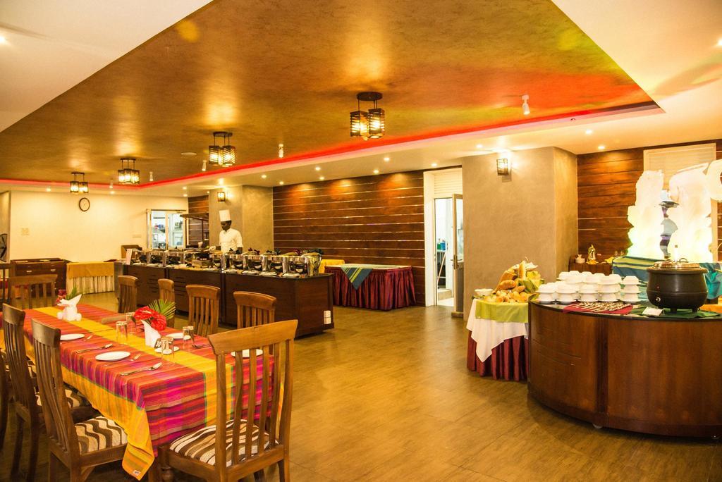 Paradise Beach Hotel نيجومبو المظهر الخارجي الصورة