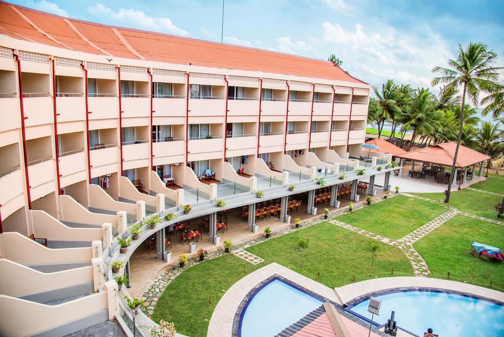 Paradise Beach Hotel نيجومبو المظهر الخارجي الصورة