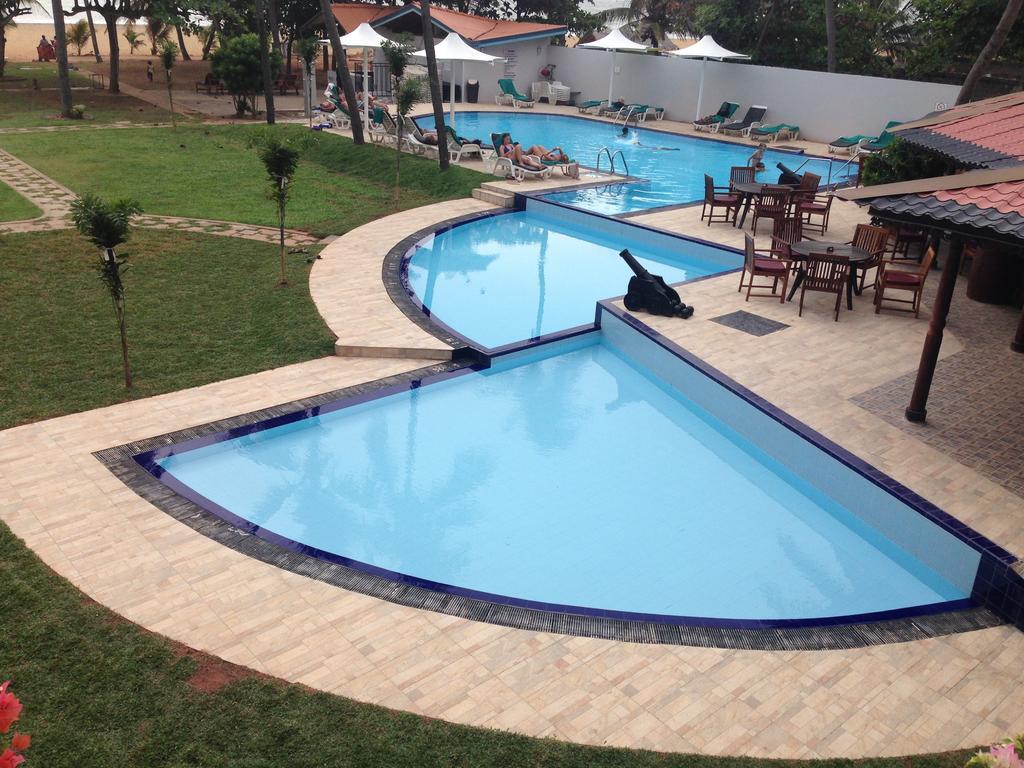 Paradise Beach Hotel نيجومبو المظهر الخارجي الصورة