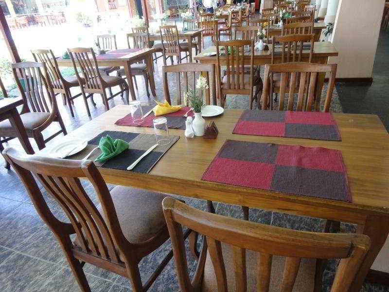 Paradise Beach Hotel نيجومبو المظهر الخارجي الصورة