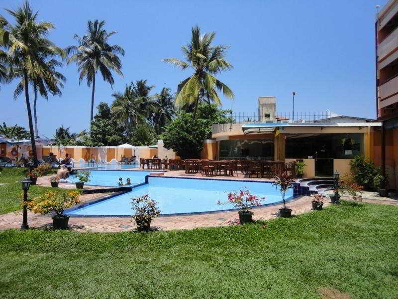 Paradise Beach Hotel نيجومبو المظهر الخارجي الصورة