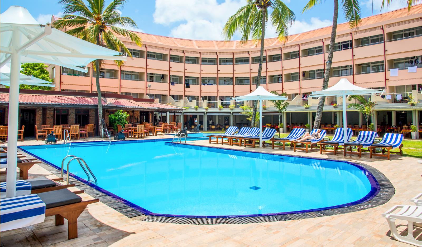 Paradise Beach Hotel نيجومبو المظهر الخارجي الصورة
