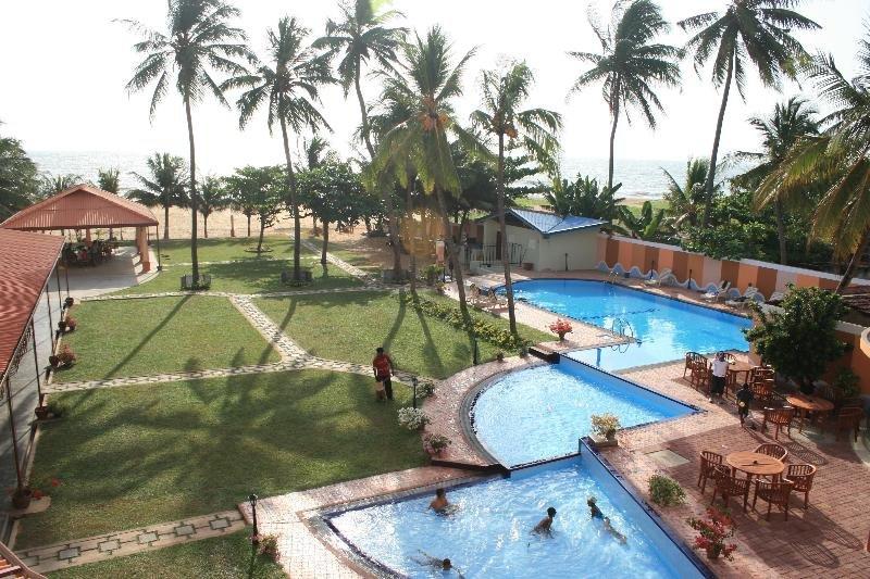 Paradise Beach Hotel نيجومبو المظهر الخارجي الصورة