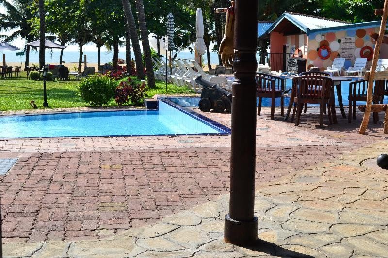 Paradise Beach Hotel نيجومبو المظهر الخارجي الصورة