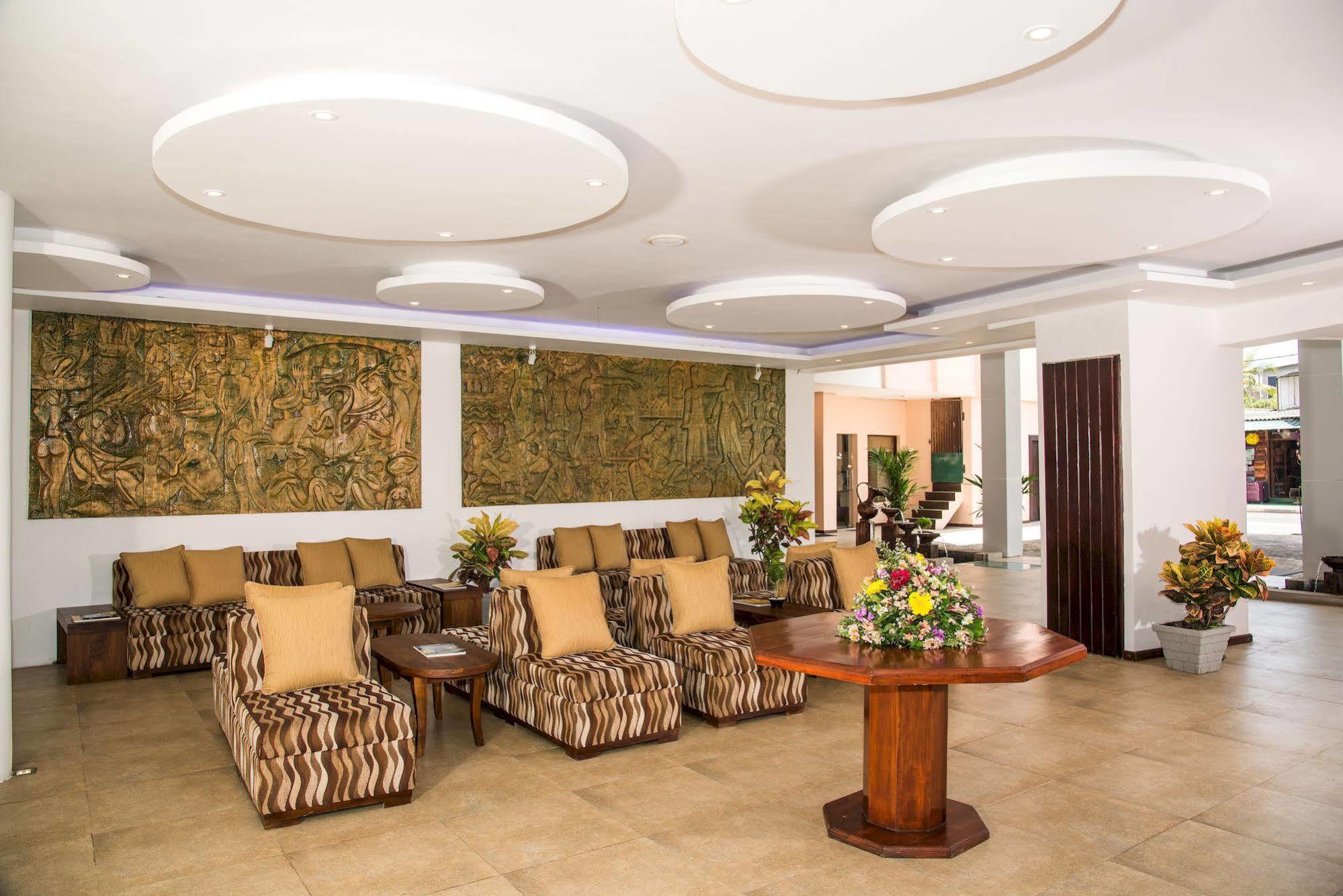 Paradise Beach Hotel نيجومبو المظهر الخارجي الصورة